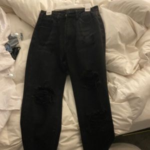 Black ripped mom jeans